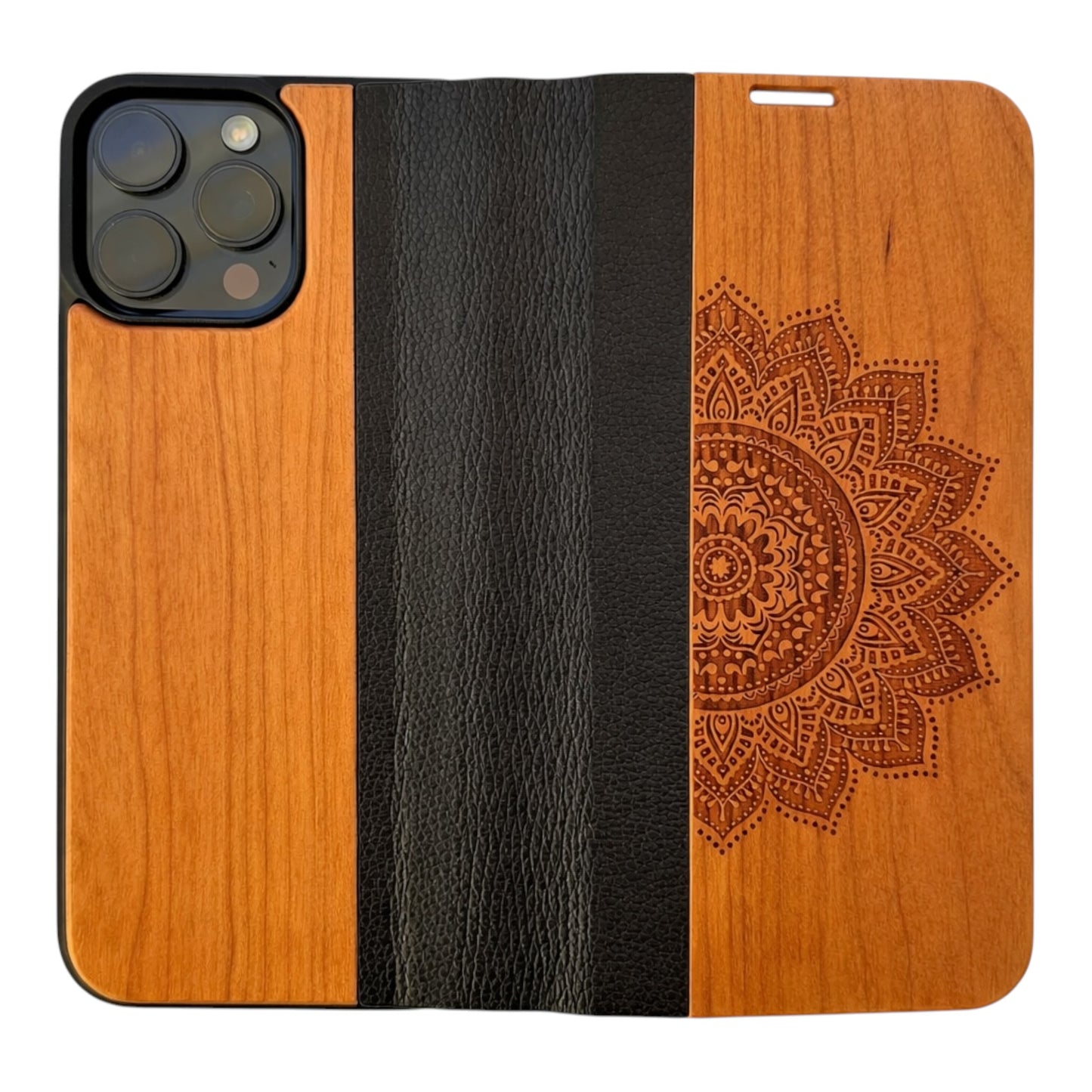 Mandala Eden Wallet Case aus Kirschholz für das iPhone 16 Pro