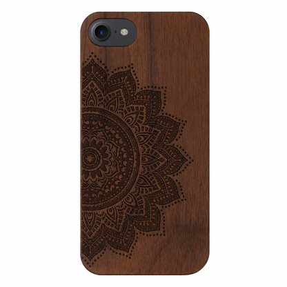 Mandala Eden Case aus Nussbaumholz für iPhone 6/6S/7/8/SE 2020/SE 2022 – Rückansicht