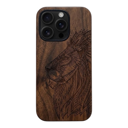 Löwe Eden Case aus Nussbaumholz für das iPhone 16 Pro Max mit MagSafe
