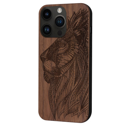 Löwe Eden Case aus Nussbaumholz für das iPhone 14 Pro Max
